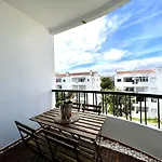 Design By Homing Apartamento