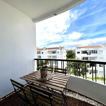 Design By Homing Apartamento