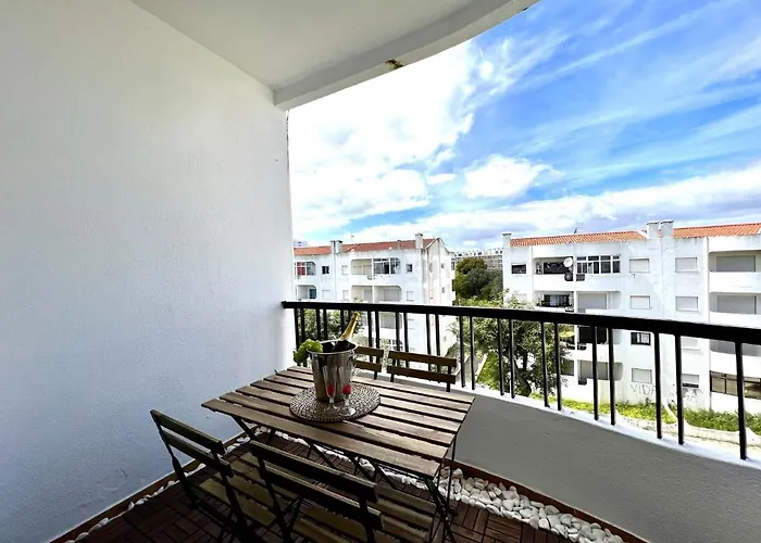 Design By Homing Appartamento